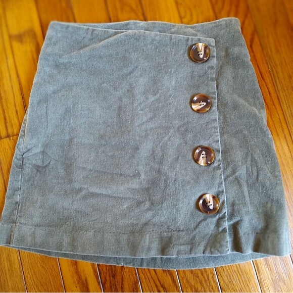 Altar'd State Dresses & Skirts - Altar'd State Women's small Olive Button-Front Skirt sage green